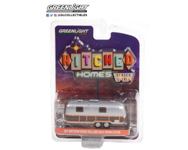 Greenlight 1:64 Hitched Homes Series 11 – 1972 Airstream Double-Axle Land Yacht Safari Custom Woody