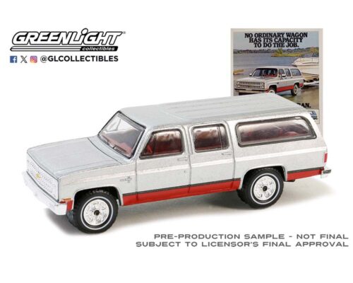 Greenlight 1:64 Vintage Ad Cars Series 10 – Chevrolet Suburban Solid Pack